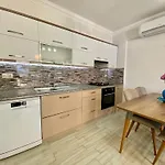 Korfez Life Apartament *